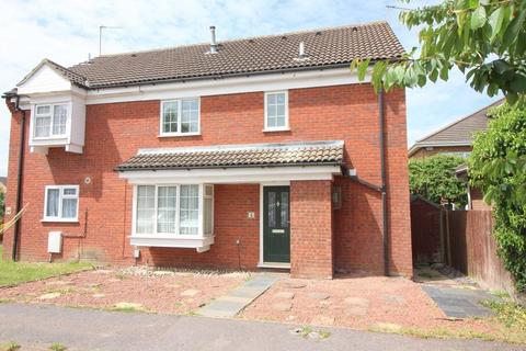 2 bedroom terraced house to rent, Howard Close - 2 bed house - Luton -  LU3 2PG