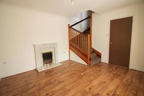 2 bedroom terraced house to rent, Howard Close - 2 bed house - Luton -  LU3 2PG