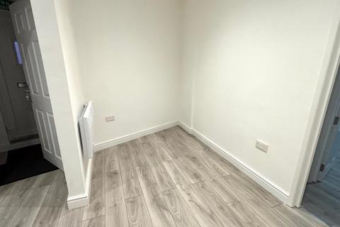 2 bedroom flat to rent, Berridge Road West, NG7