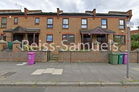 6 bedroom terraced house to rent, Manchester Road, London E14