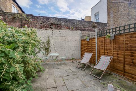 3 bedroom terraced house to rent, Humbolt Road, W6