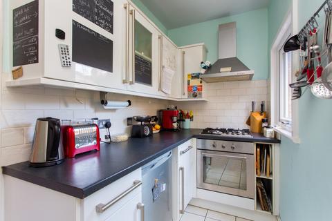 2 bedroom flat to rent, Dumbarton Road