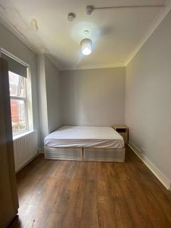 1 bedroom in a flat share to rent, Modern Room for let In Wembley