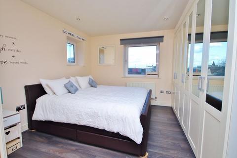 2 bedroom apartment for sale, Tradewinds, Two double bedrooms