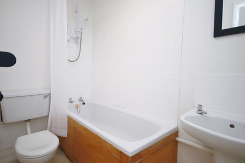 1 bedroom apartment to rent, Telegraph Place, London