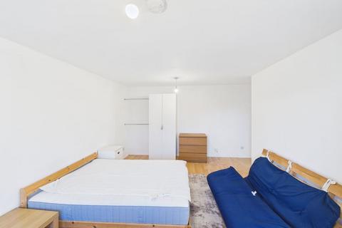 1 bedroom apartment to rent, Telegraph Place, London