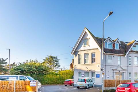 2 bedroom apartment for sale, Caledonian Court, Christchurch Road, Bournemouth, BH1