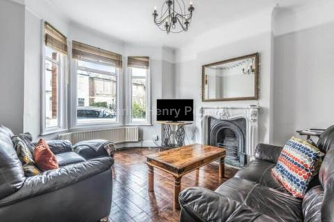 4 bedroom house to rent, Cavendish Road, London SW12