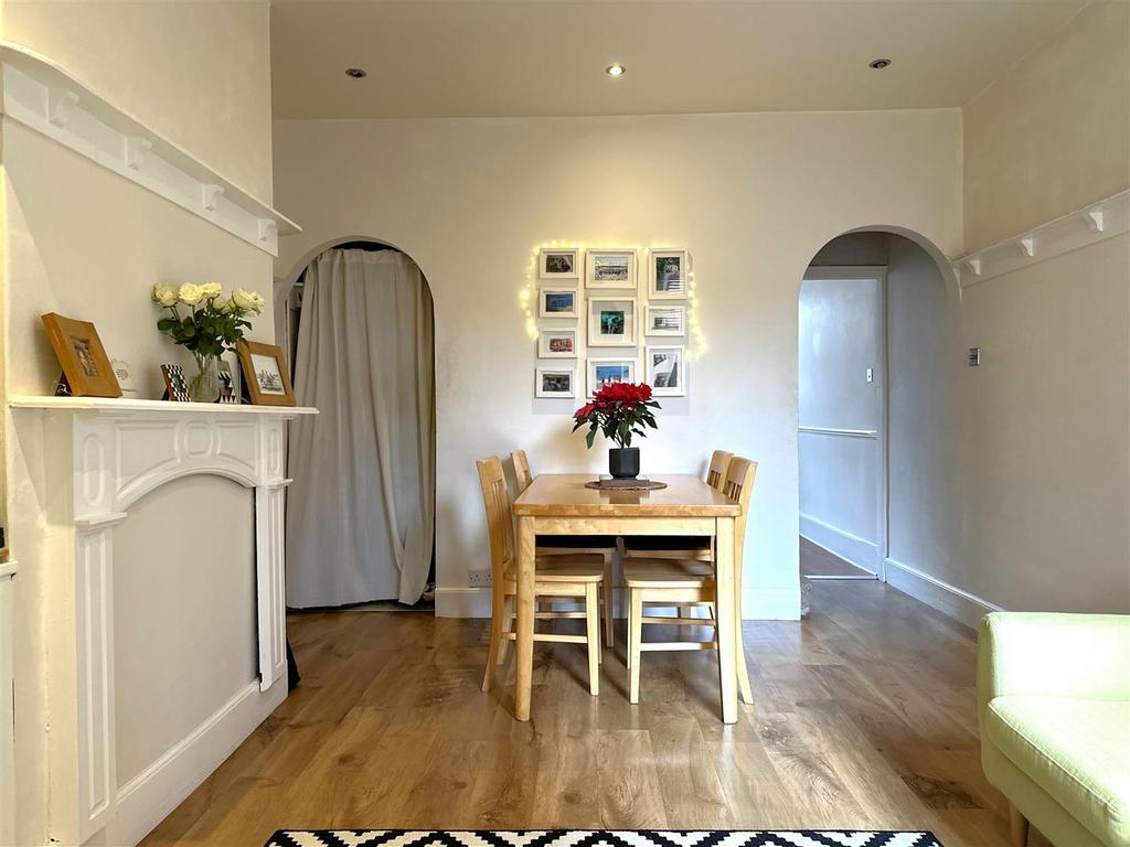 Dining Room 275
