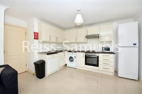 3 bedroom apartment to rent, Eleanor Close, Canada water, London SE16