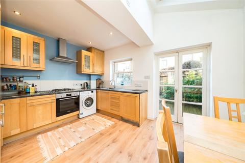 2 bedroom house to rent, London SW11