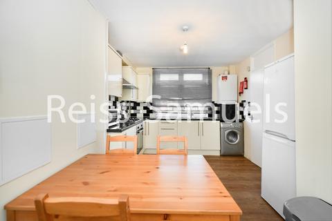 3 bedroom maisonette to rent, Glengarnock Avenue, London E14