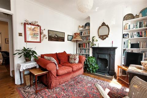 2 bedroom terraced house for sale, Queens Road, Snodland, Kent