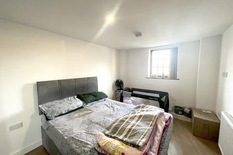 2 bedroom flat to rent, Fitzwilliam House, Southall, UB2