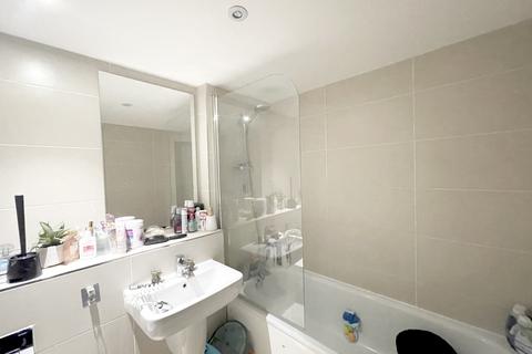 2 bedroom flat to rent, Fitzwilliam House, Southall, UB2