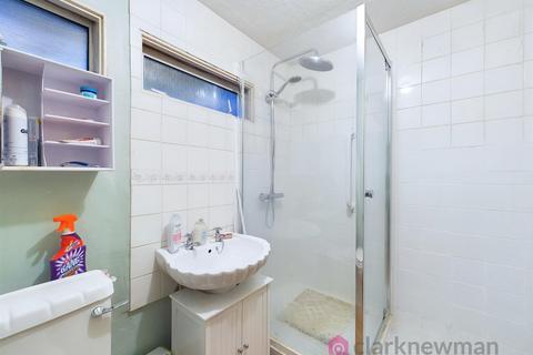 163 Bishopsfield, Harlow, CM18 6UR