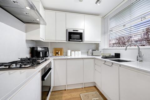 1 bedroom flat for sale, Moyle House, Churchill Gardens, London, SW1V