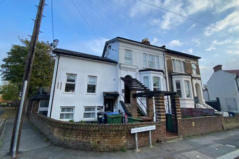 2 bedroom flat to rent, South Birkbeck Road, London E11