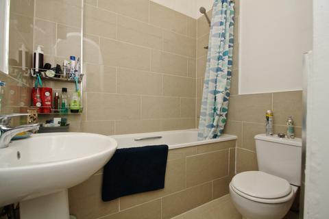 1 bedroom flat to rent, Cobourg Road, London SE5