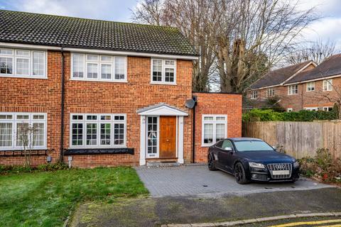 Raymer Close, Hertfordshire AL1