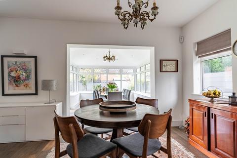 32 Hazel Road, Park Street, St Albans, AL2 2AJ