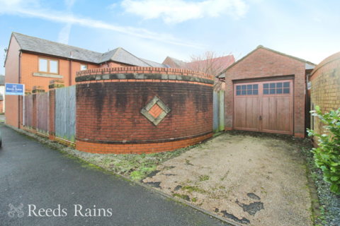 2 bedroom semi-detached house for sale, Wardle Court, Chorley PR6