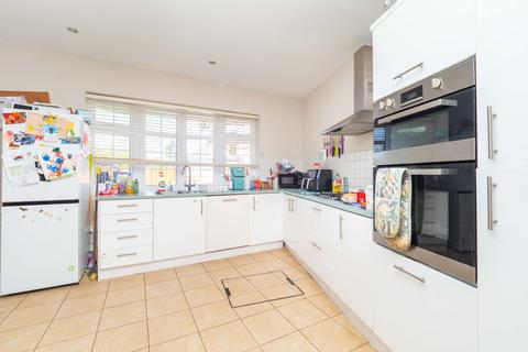 4 bedroom semi-detached house for sale, Taunton Close, Surrey SM3