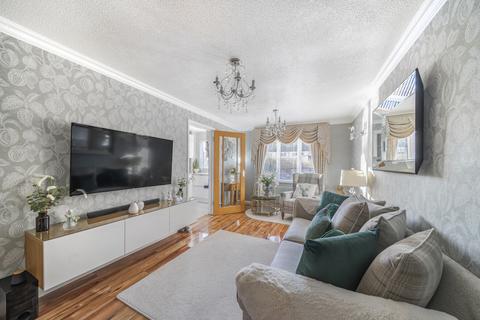 52 Aylets Field, Harlow, CM18 7LW