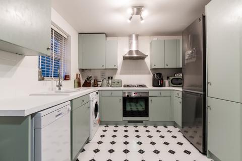 20 Felstead Crescent, Stansted, CM24 8UX