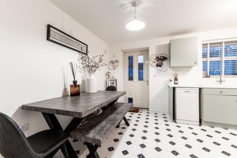 20 Felstead Crescent, Stansted, CM24 8UX