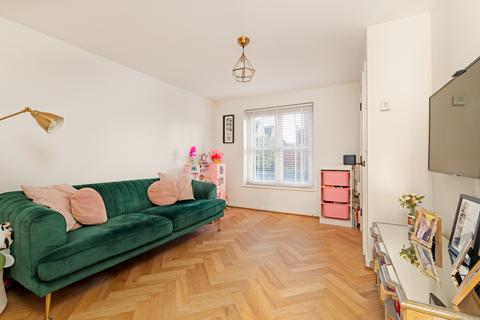 20 Felstead Crescent, Stansted, CM24 8UX