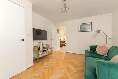 20 Felstead Crescent, Stansted, CM24 8UX