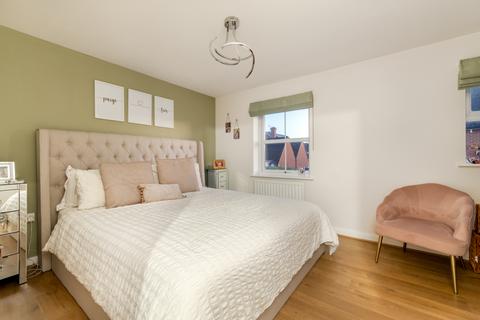 20 Felstead Crescent, Stansted, CM24 8UX