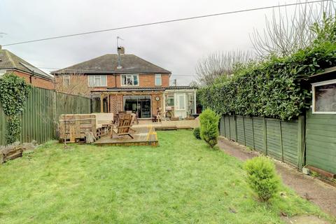 4 bedroom semi-detached house for sale, Fairfields, High Wycombe HP15