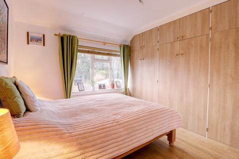 1 Fairfields, Great Kingshill, High Wycombe, HP15 6EP