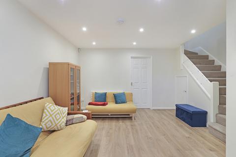 6 Howard Close, Loughton, IG10 3NR