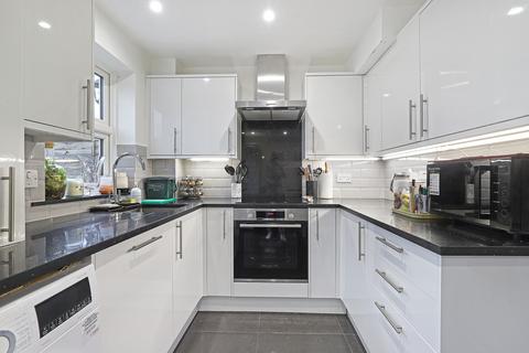6 Howard Close, Loughton, IG10 3NR