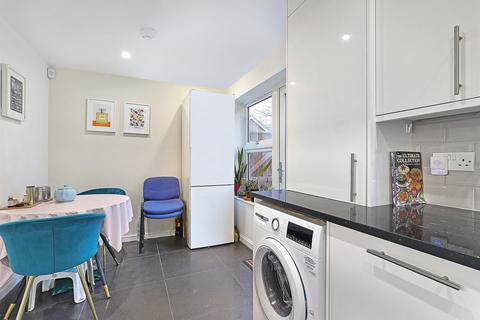6 Howard Close, Loughton, IG10 3NR