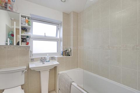 6 Howard Close, Loughton, IG10 3NR