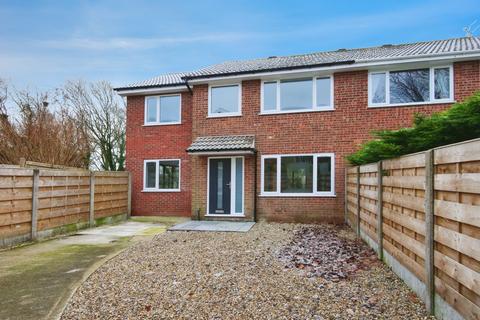 4 bedroom semi-detached house for sale, Thornhills, York YO32