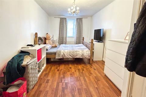 2 bedroom flat to rent, Woburn Close, London SE28