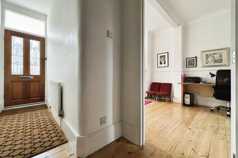 4 bedroom terraced house for sale, Murchison Road, London E10