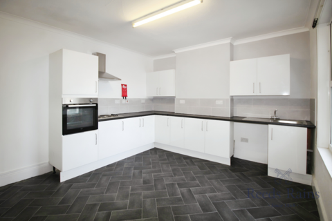 3 bedroom apartment to rent, Kinmel Street, Denbighshire LL18