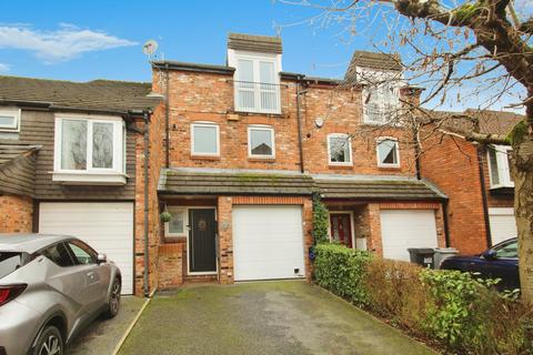 3 bedroom terraced house for sale, Balmoral Way, Cheshire SK9