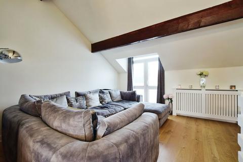 8 Balmoral Way, Wilmslow, SK9 5QN