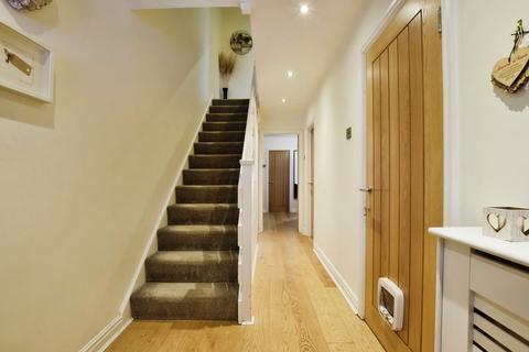 8 Balmoral Way, Wilmslow, SK9 5QN
