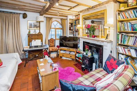5 Hand Terrace, Chirk, Wrexham, LL14 5EU