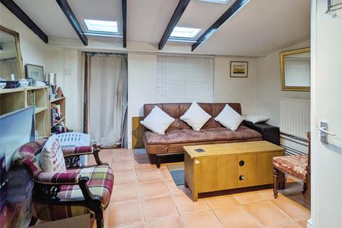 5 Hand Terrace, Chirk, Wrexham, LL14 5EU