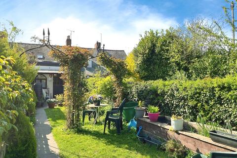 5 Hand Terrace, Chirk, Wrexham, LL14 5EU