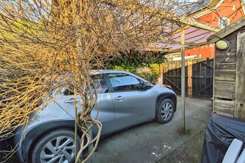 5 Hand Terrace, Chirk, Wrexham, LL14 5EU
